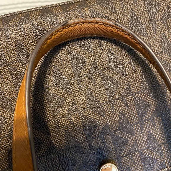 Michael Kors Handbag - Picture 7 of 8